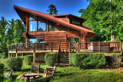 When the first settlers moved to these parts they built log cabins. Aah Time Flies smoky mountain 1 Bedroom log cabin rental ...