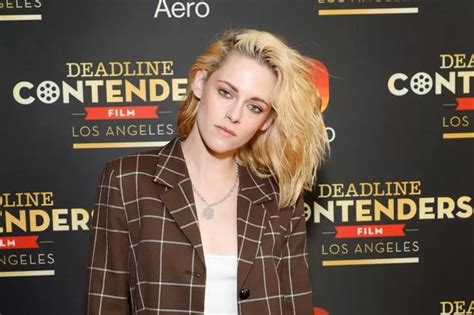 Kristen Stewart Apologises After Accidentally Flashing Nipples At Emma