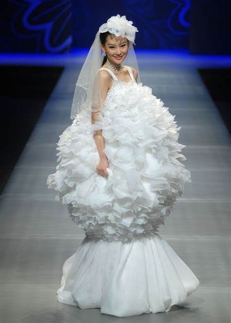 19 Of The Most Bizarre Wedding Dresses Ever Worn