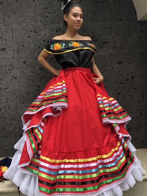 10 Ideas Traditional Mexican Dress Mexican Fiesta Dresses Mexican Outfit