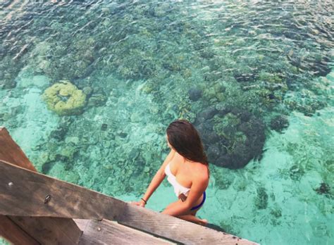 Photo Emilie Broussouloux En Bikini Pendant Ses Vacances En Indonésie Novembre 2017 Purepeople