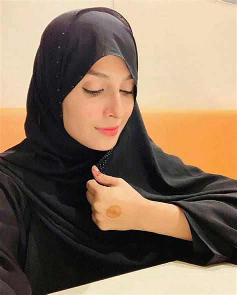 20 Famous Pakistani Actresses In Hijab Shocked Us Showbiz