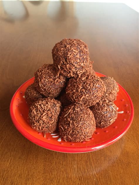 Vegan Chocolate Fudge Balls — Natasha Wellness