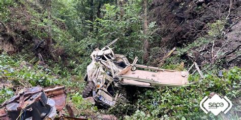 Muere Un Conductor Tras Salirse De La V A Y Caer Por Un Desnivel De