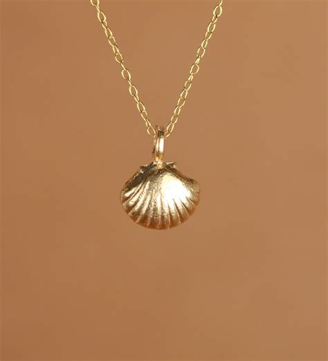 Seashell Necklace In Gold Beachy Necklace Silver Sea Shell Pendant