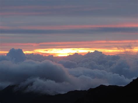 Sunrise On Mount Haleakala Maui Sunrise Favorite Places Haleakala