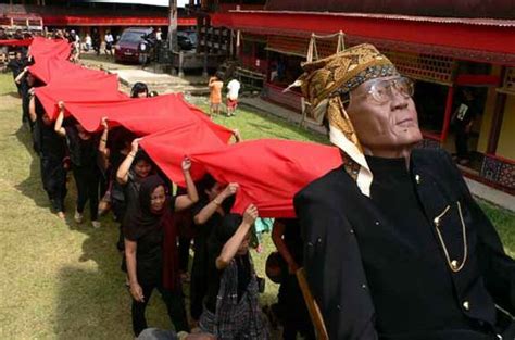 Begini Prosesi Ritual Rambu Solo Tradisi Pemakaman Suku Toraja