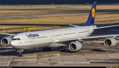 D Aihz Lufthansa Airbus A340 600 At Düsseldorf Photo Id 835146