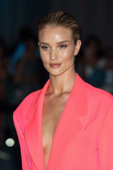 Rosie Huntington Whiteley Braless For Versace S Fashion Show Onlyfans