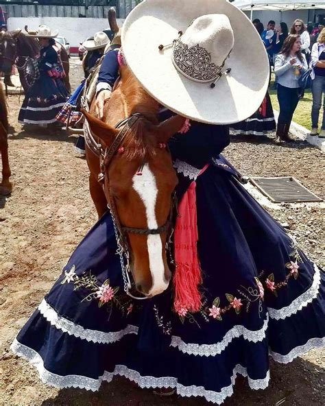 Escaramuza Que Bonito Vestido Escaramuzas Vestidos Escaramuza Vestidos De Escaramusa