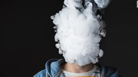 vaping related deaths in united states rise to 17 cnn