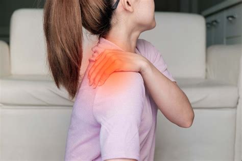 5 Ways To Relieve Your Shoulder Blade Pain New York Bone And Joint