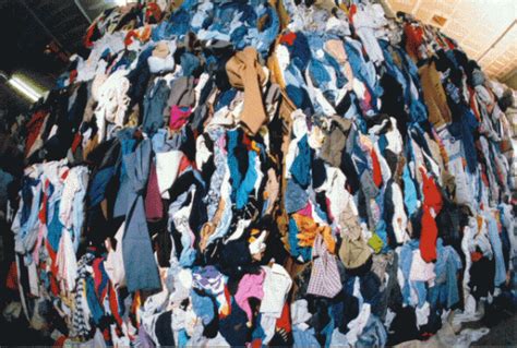 Second hand clothes business booms in Calabar - Nigerian News. Latest