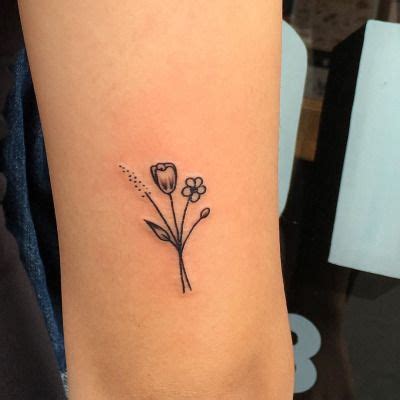 Meaningful aesthetic minimalist flower tattoo. Pin by Serah Duvall on Tat | Tattoos for daughters, Tiny ...