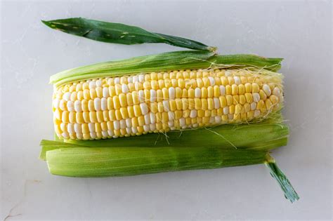 How To Boil Corn On The Cob Ultimate Guide Momsdish