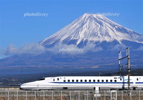 新幹線n700系と富士山 写真素材 704894 フォトライブラリー Photolibrary