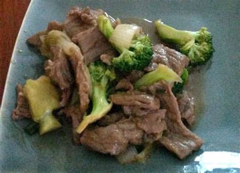 Hay quienes aprecian su sabor fuerte y su consistencia particular. Carne con brócoli - Recetas Mexicanas - Comida Mexicana