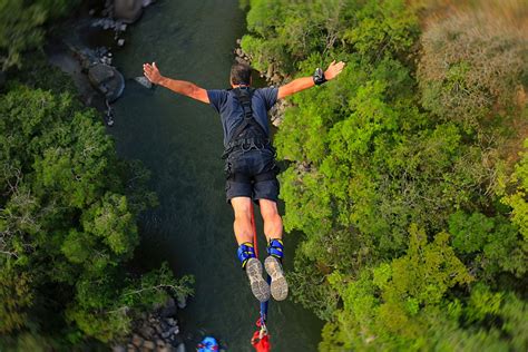 Bungee Jumping | Wolf Tours Colombia | Secciones