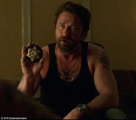 Gerard Butler In Must See Sneak Peek For Den Of Thieves Daily Mail Online