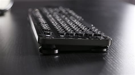 Azio Retro Classic The Traditional Mechanical Computer Keyboard