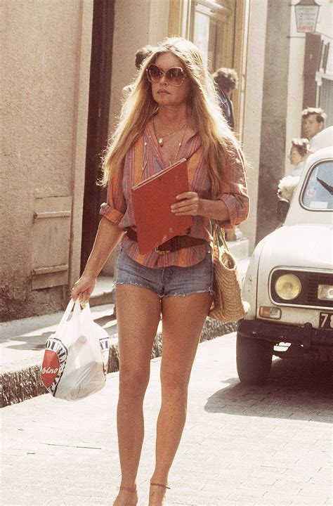 Brigitte Bardot In St Tropez 1980 Brigitte Bardot Fashion Bardot