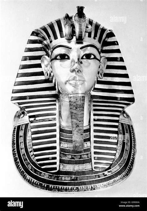 Tutankhamun Mummy Mask Black And White Stock Photos And Images Alamy