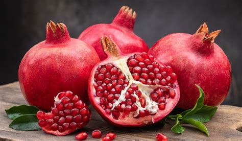 Pomegranate डाळिंब या आजारांवर आहे रामबाण उपाय काय आहेत त्याचे फायदे