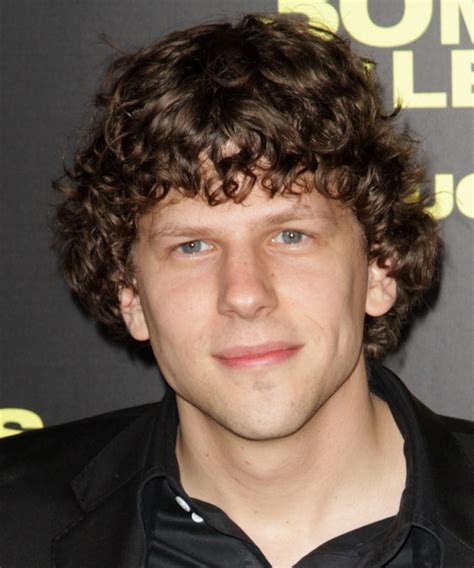 Jesse eisenberg's size and character type don't tell us any more about his luthor than kevin spacey's qualities told us before seeing the movie. Jessie Eisenberg Medium Curly Casual Hairstyle with Blunt ...