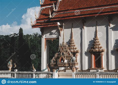 Thailandâ€™s Stunning Religious Art And Architecture Stock Photo