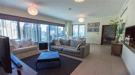 La recherche d'appartement via une agence immobilière. Annonce Location Appartement Dubai Marina ref:V0338DU
