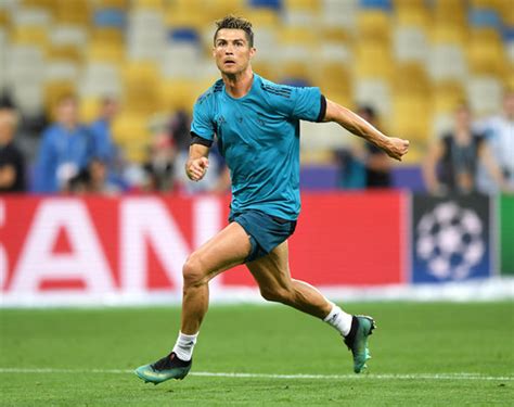 Ronaldo arrived at old trafford as a teenager in 2003 and matured into one of the best. Liverpool news: Gary Neville's SHOCK message to Cristiano ...