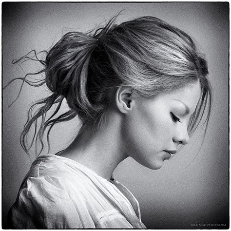 Modest Girl Hairstyle Sideview Black And White Portrait Photos Side Portrait Foto Portrait