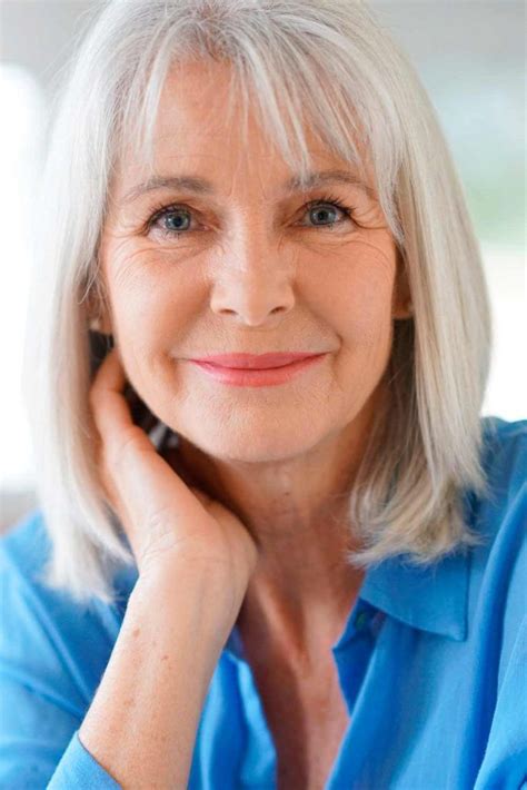 30 Ideas Of Wearing Medium Length Haircuts For Women Over 50