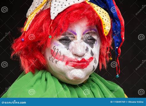 Een Afschuwelijke Clown Met Een Vreselijke Samenstelling En Een Hoed