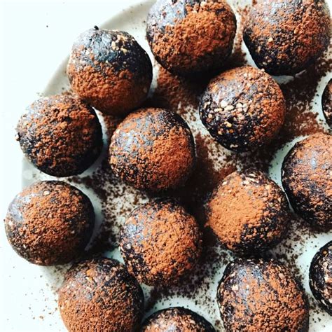 Chocolate Almond Fudge Balls Vegan Food By Nina Chocolate Almonds