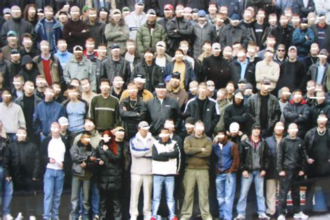 Feyenoord verstond ik al helemaal niet, dus in mijn onschuld zei ik ajax. Firms / Hooligans / Casuals - Page 1