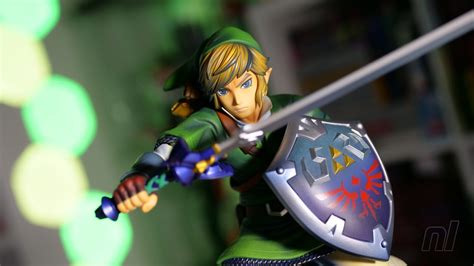 Galerie Cette Statue De Zelda Skyward Sword Link Est Tout à Fait Un Accroche Regard