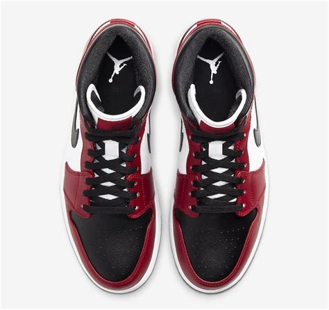 Une Air Jordan 1 Mid Chicago Black Toe à Venir Le Site De La Sneaker