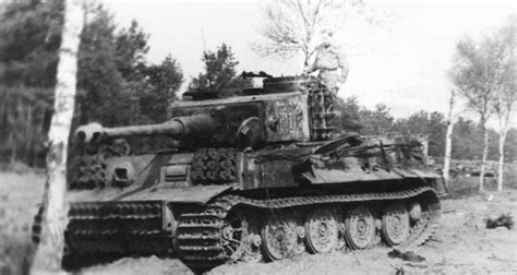 Немецкий танк Тигр подбитый в районе Эсселя 1 военное фото
