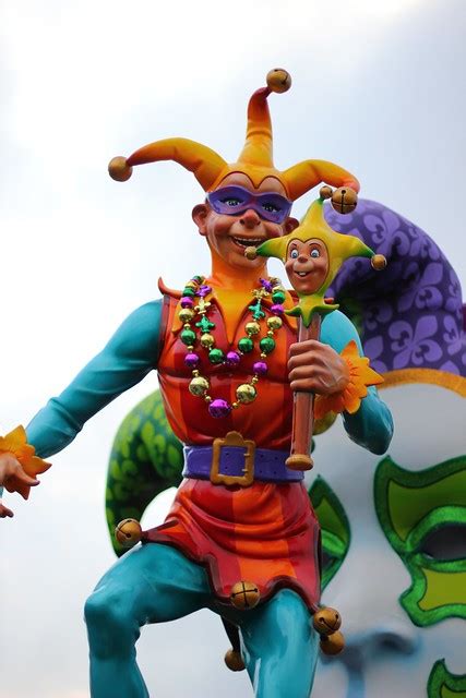 Behind The Scenes Of Mardi Gras 2014 As Universal Orlando Hosts Bigger