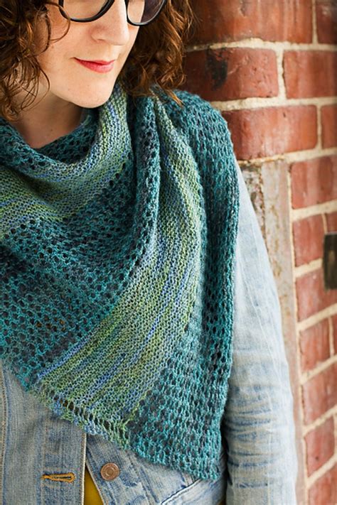 15 Beautiful Knitted Shawls For Beginners