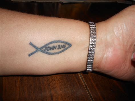 Every so often i will do a free tattoo day that involves some sort of scripture verse. my tattoo...John 3:16 inside > | Tattoos, I tattoo