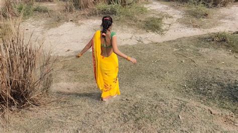 Indian 18 Years Old Village Outdoor Sex In Khet Natural Big Ass Show Mp4 Snapshot 00 00 862