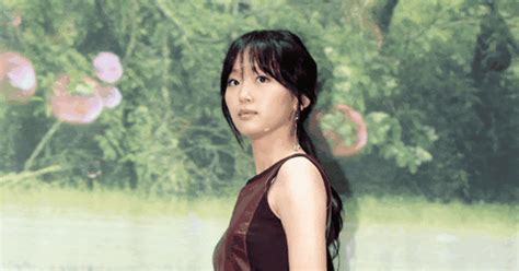 로드걸 박시현 과거 누드 사진 화제…'男心 흔들' 시선강탈…브라이틀링 행사장에 등장한 dj. 세금공부: 보보경심 달의연인 아이유 몸종,진기주 키 나이 삼성