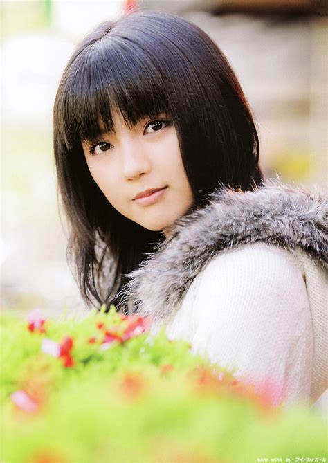 真野惠里菜（日语：真野 恵里菜／まの えりな mano erina，1991年4月11日－），日本演員，原為早安家族旗下偶像藝人，是早安家族中少數具有彈奏鋼琴才能的成員。神奈川縣座間市出身，血型為b型，官方暱稱為「manoeri」（まのえり）。 真野恵里菜のアイドル時代の制服・水着グラビア 画像63枚 ...