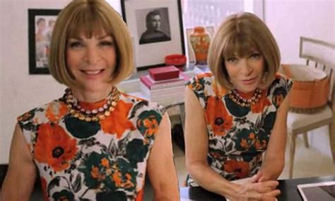 Anna Wintour Offers Glimpse Inside Vogue Office Daily Mail Online