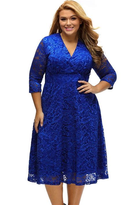 Un décolleté plongeant dans le dos ou une robe fendue sur la cuisse sont également des options très élégantes. Robe De Ceremonie Grande Taille Occasion - Partager Taille ...