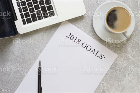 2018 목표 종이 사무 용품 0명에 대한 스톡 사진 및 기타 이미지 0명 2018년 개념 iStock