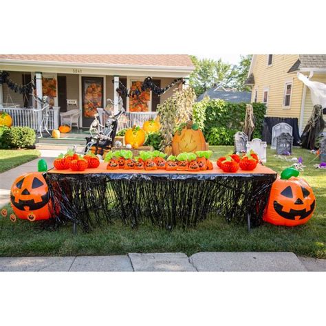 Halloween Pumpkin Driveway Treat Kit In 2020 Halloween Candy Table