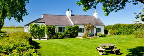 We partner with the largest cottage providers to offer you over 30,000 properties on one website. Luxury Holiday Cottages on Anglesey from White Beach Holiday